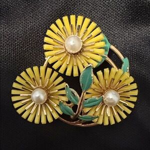 Yellow Floral Pearl Center Brooch - Women Jewelry